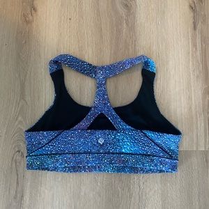 LULULEMON sports bra size 10. Like new.